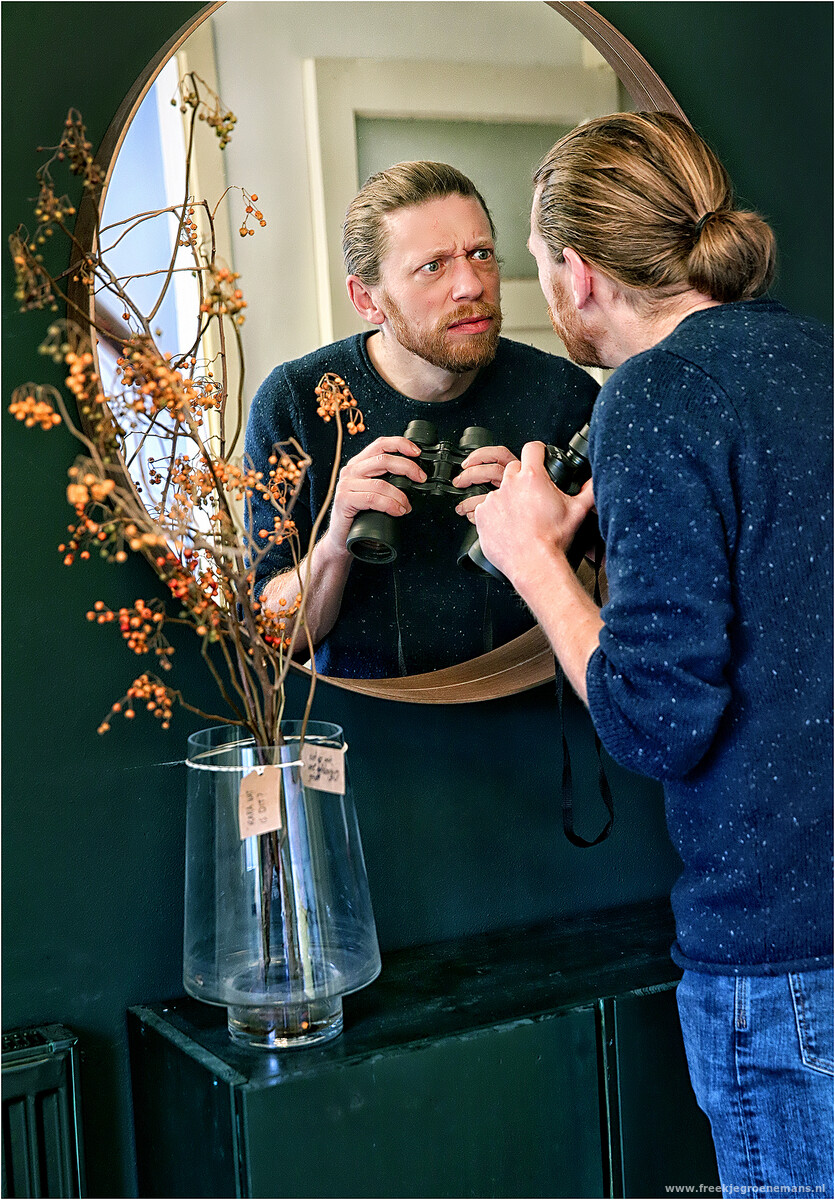 Portret met spiegel en herfsttakken
